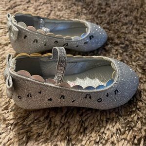 Music Note Shoes Size 4